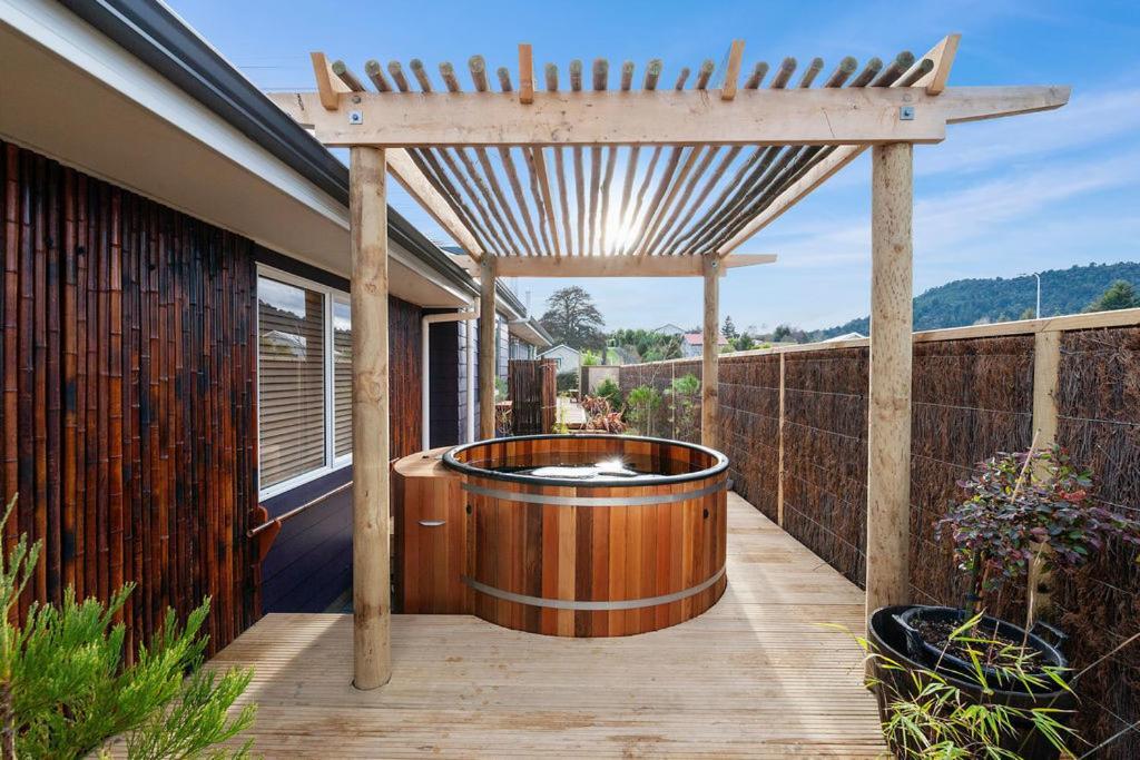 The Purple House - Ohakune Home With Spa Pool Exteriér fotografie